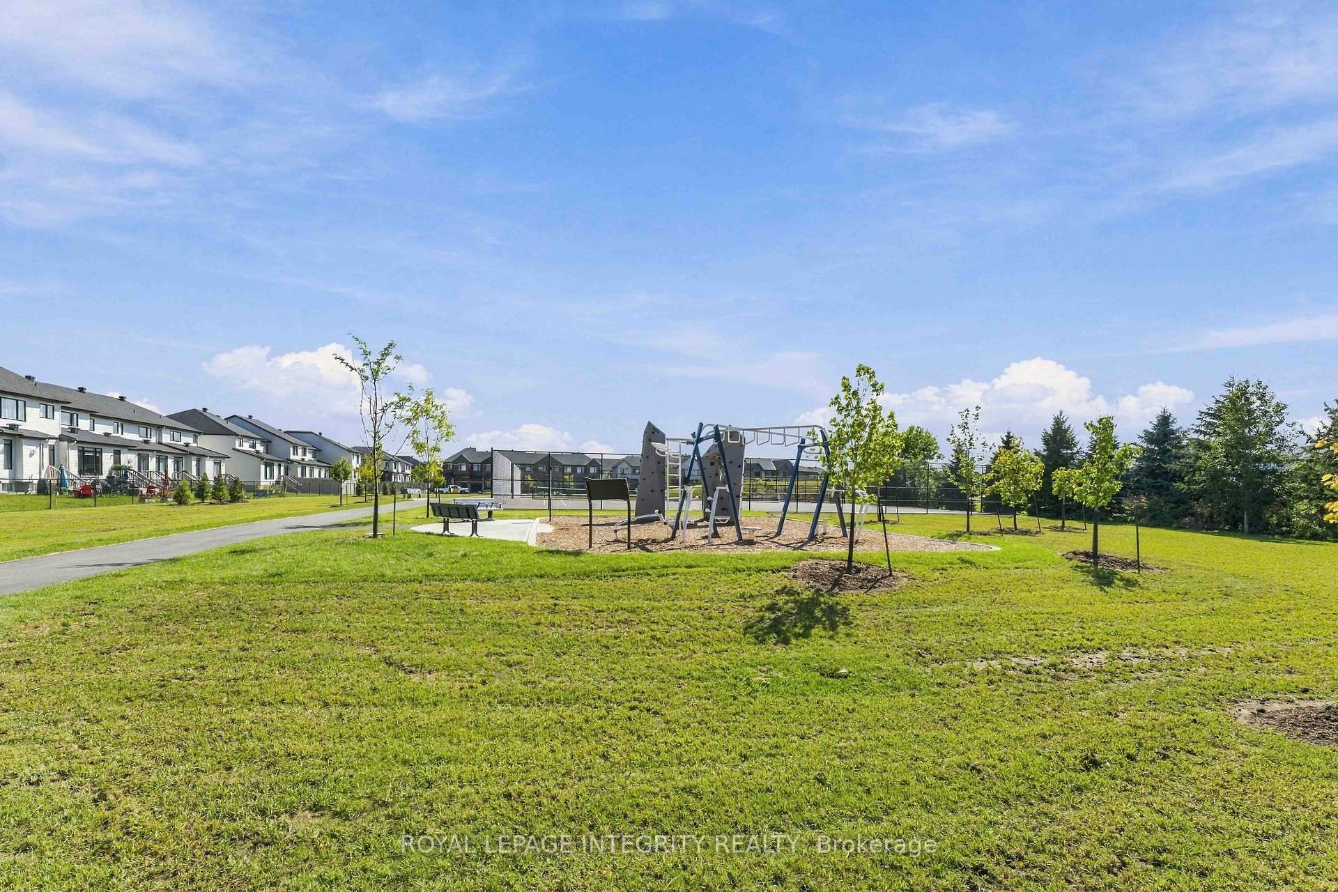 Photo 34 of 100 D Artesa Private, Ottawa, Kanata - Emerald Meadows/Trailwest — HOMEH