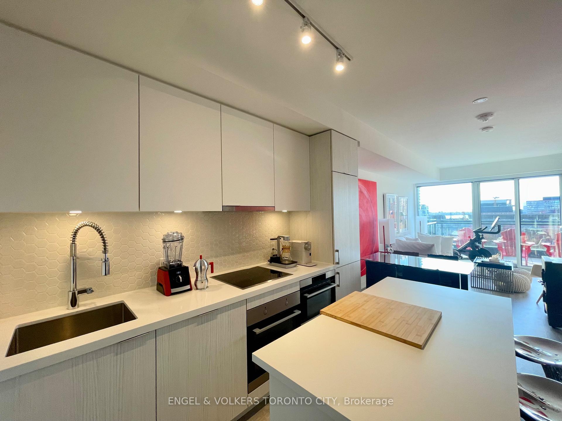 Photo 5 of Unit 822, 158 Front Street E, Toronto, Moss Park — HOMEH