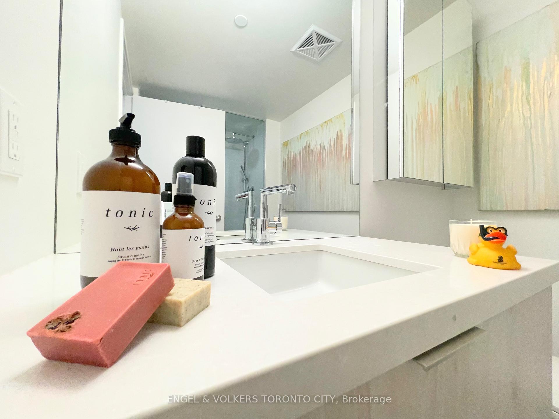 Photo 10 of Unit 822, 158 Front Street E, Toronto, Moss Park — HOMEH