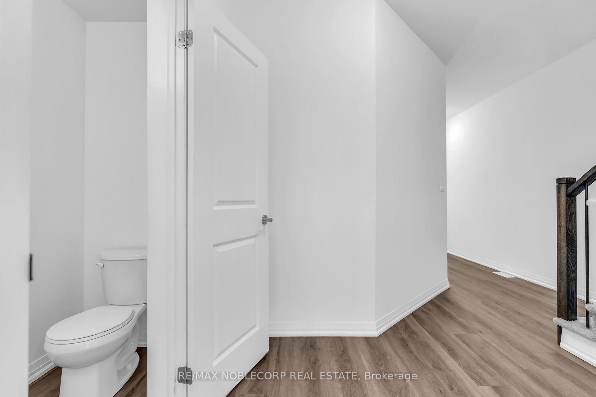 Photo 13 of 7396 Matteo Drive, Niagara Falls, Brown — HOMEH