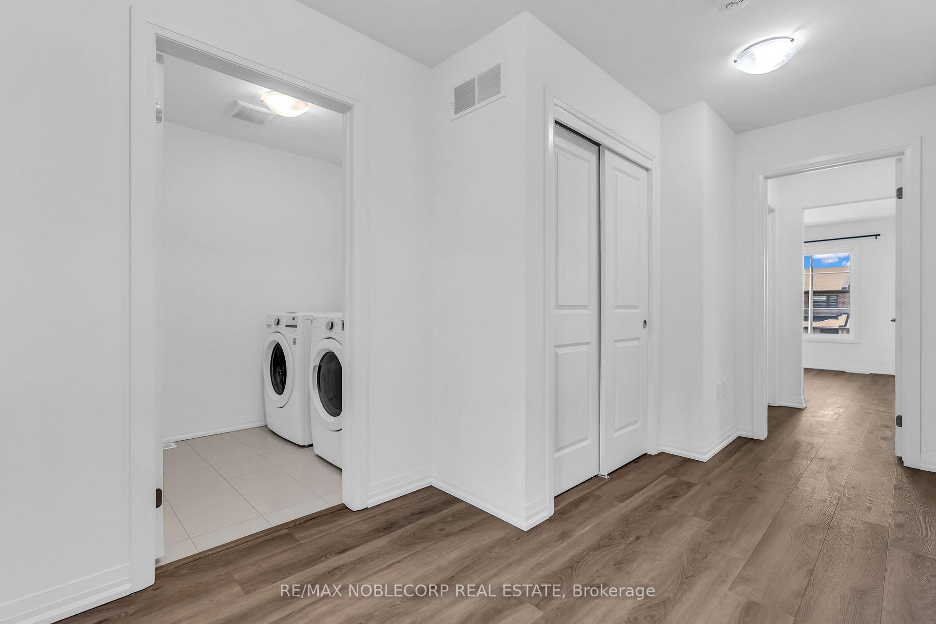 Photo 15 of 7396 Matteo Drive, Niagara Falls, Brown — HOMEH