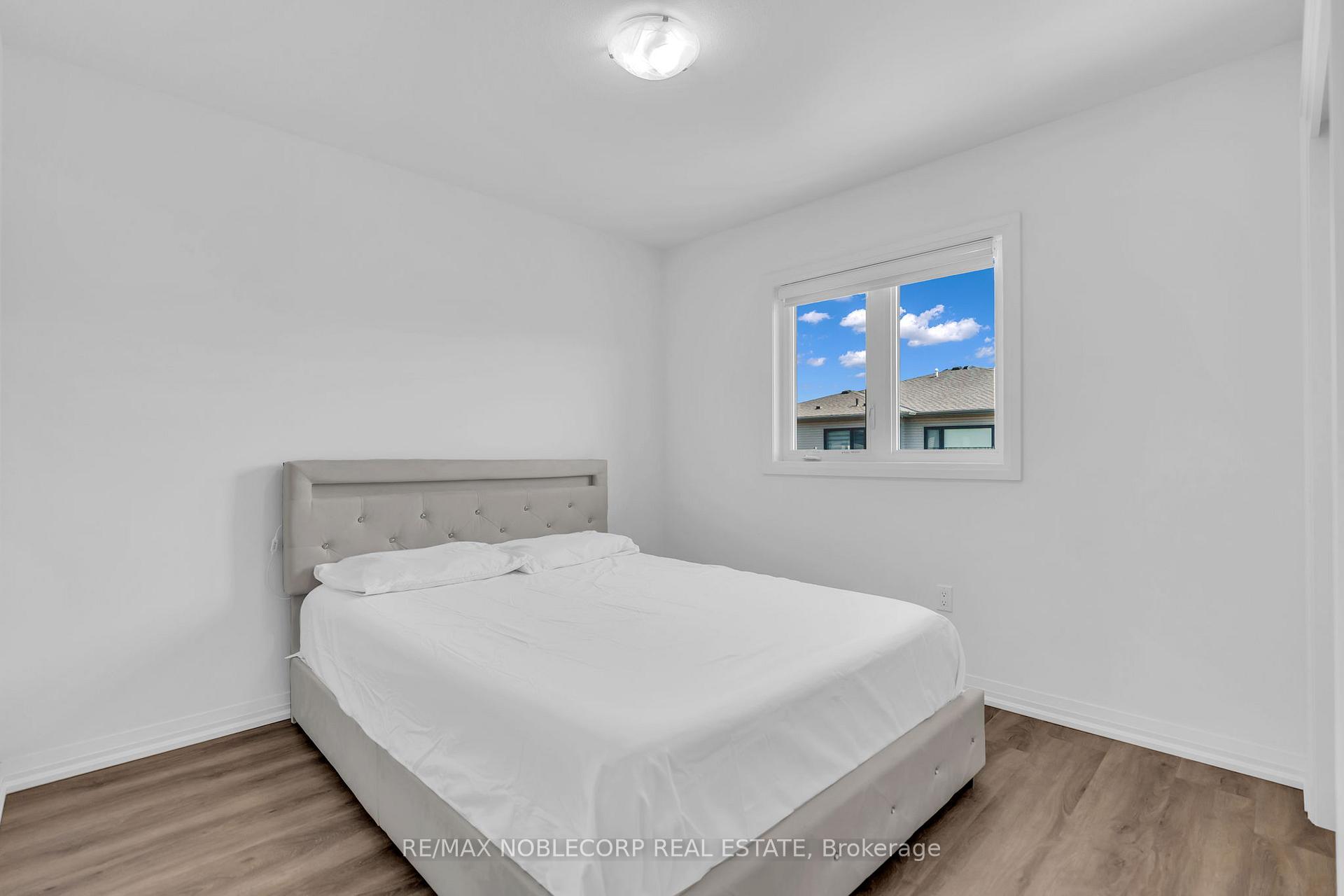 Photo 21 of 7396 Matteo Drive, Niagara Falls, Brown — HOMEH