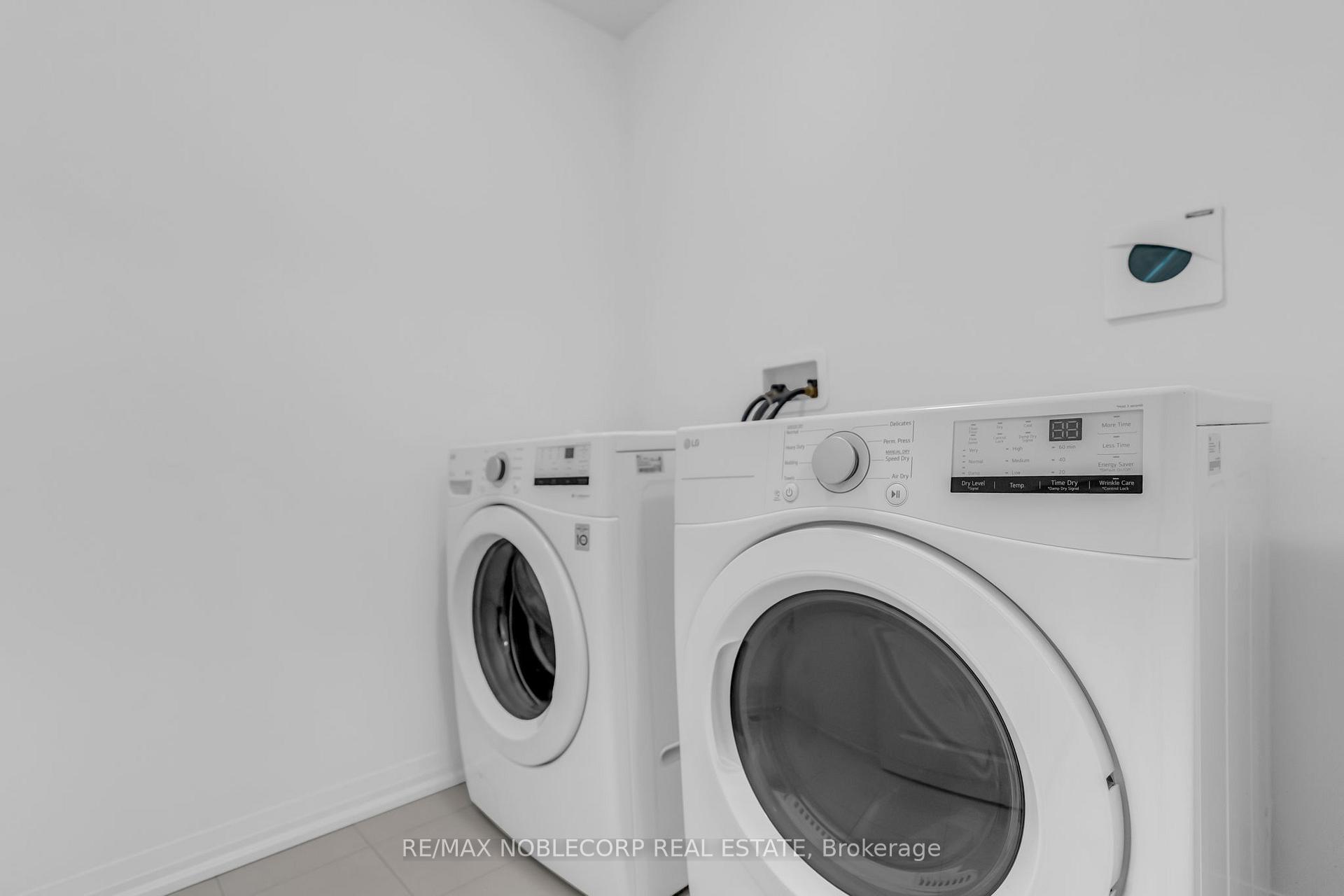 Photo 24 of 7396 Matteo Drive, Niagara Falls, Brown — HOMEH
