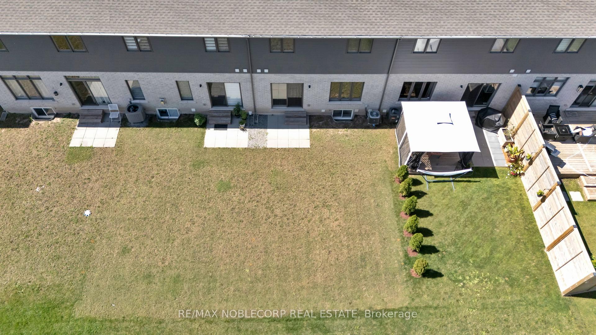Photo 30 of 7396 Matteo Drive, Niagara Falls, Brown — HOMEH