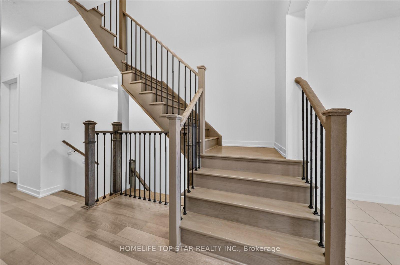 Photo 7 of 226 Bennett Street, Newmarket, Glenway Estates — HOMEH