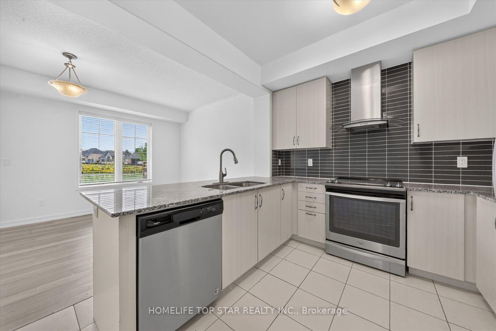 Photo 10 of 226 Bennett Street, Newmarket, Glenway Estates — HOMEH