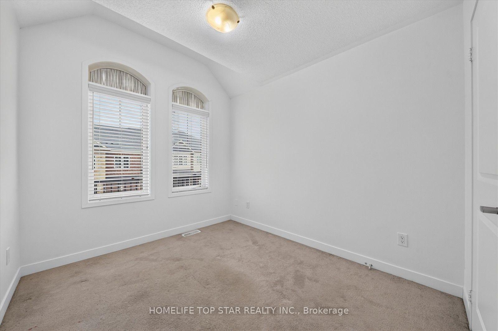 Photo 25 of 226 Bennett Street, Newmarket, Glenway Estates — HOMEH