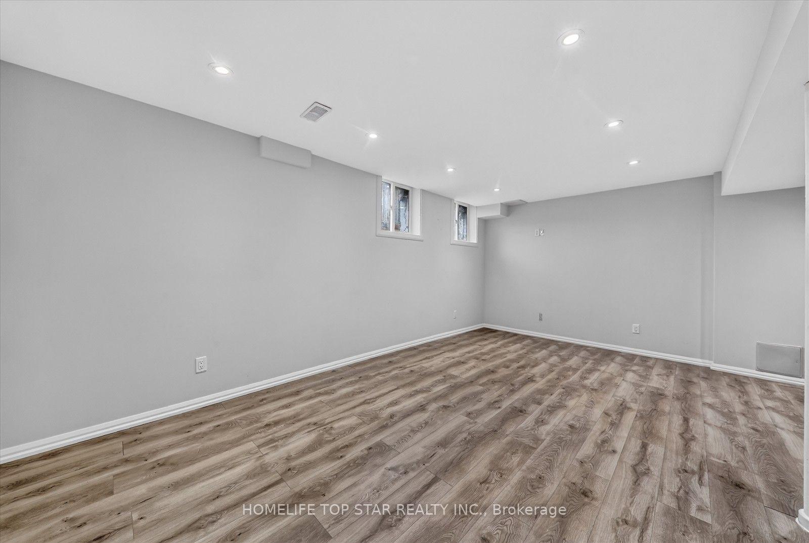 Photo 29 of 226 Bennett Street, Newmarket, Glenway Estates — HOMEH