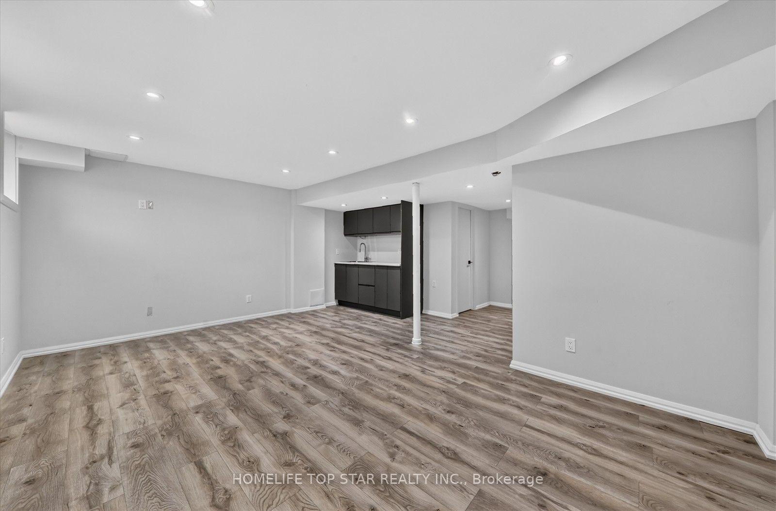 Photo 30 of 226 Bennett Street, Newmarket, Glenway Estates — HOMEH