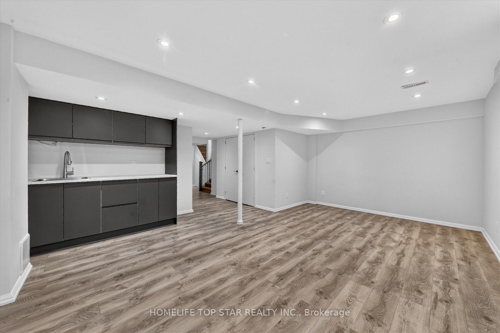 Photo 31 of 226 Bennett Street, Newmarket, Glenway Estates — HOMEH