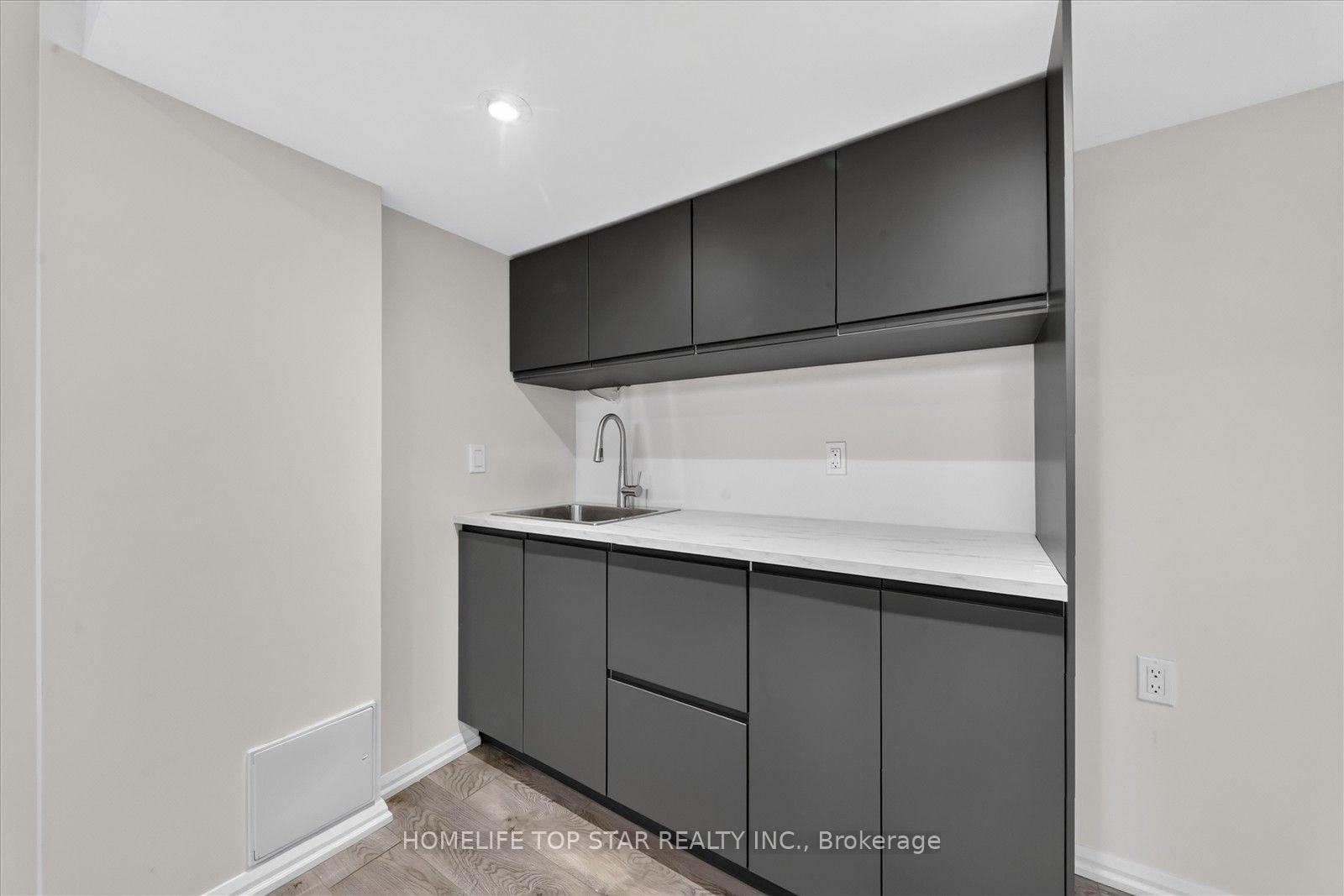 Photo 33 of 226 Bennett Street, Newmarket, Glenway Estates — HOMEH