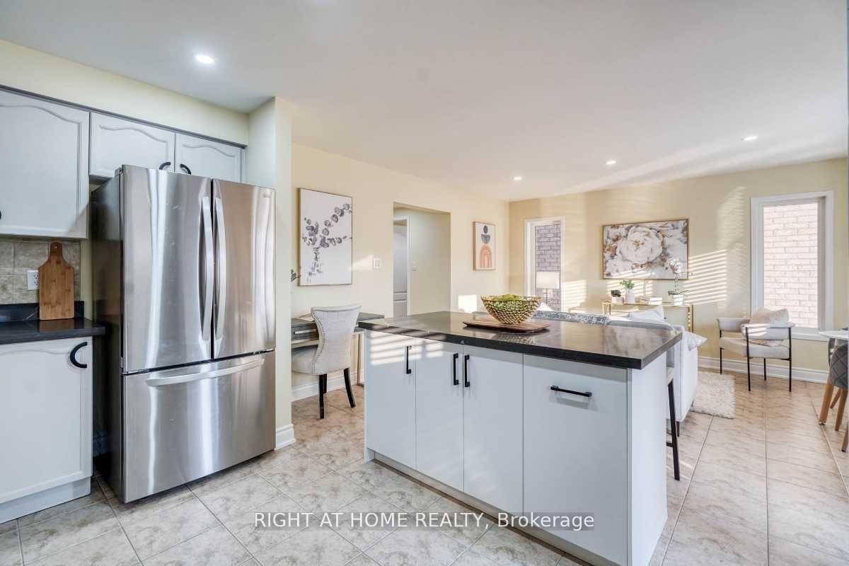 Photo 3 of 2304 Winlord Place, Oshawa, Windfields — HOMEH