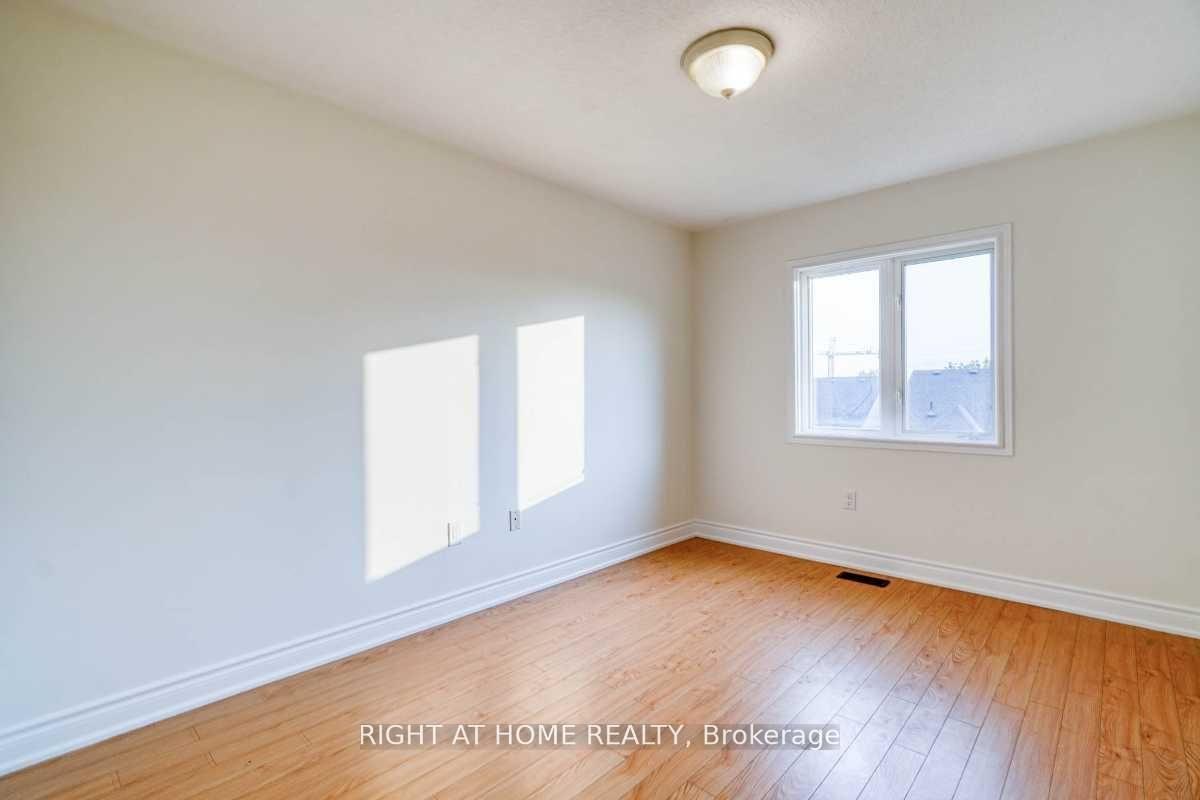 Photo 8 of 2304 Winlord Place, Oshawa, Windfields — HOMEH