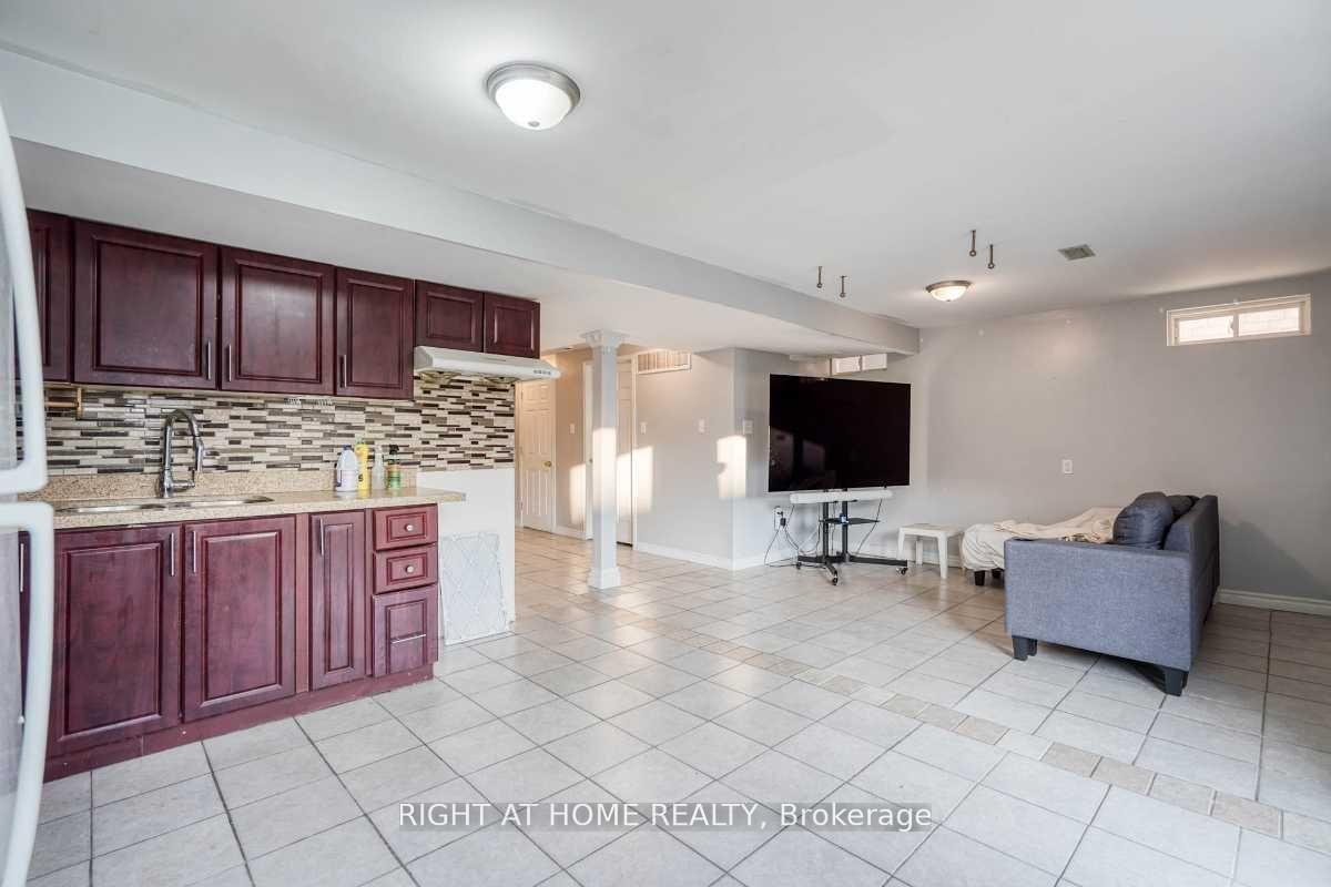 Photo 13 of 2304 Winlord Place, Oshawa, Windfields — HOMEH