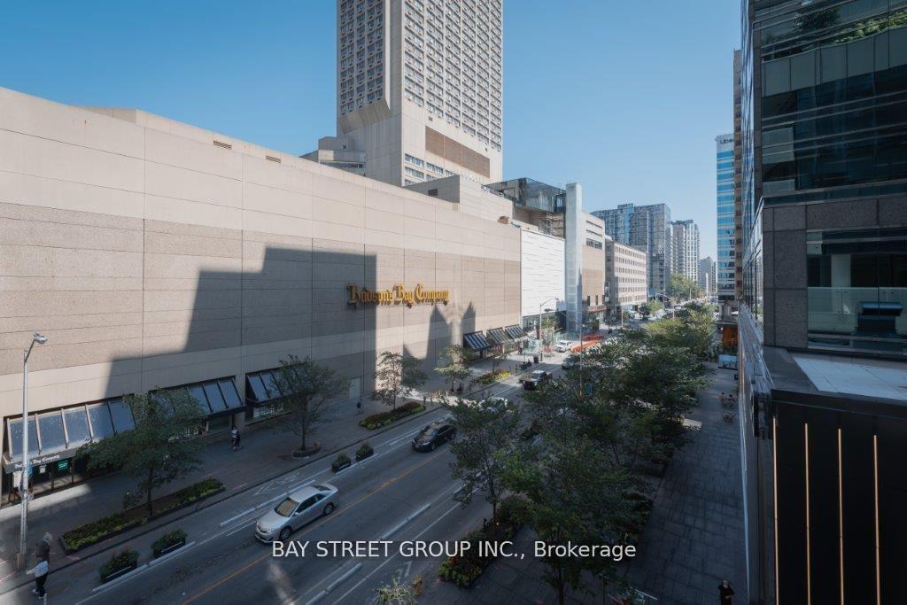 Photo 13 of Unit 326, 1 Bloor Street E, Toronto, Church-Yonge Corridor — HOMEH