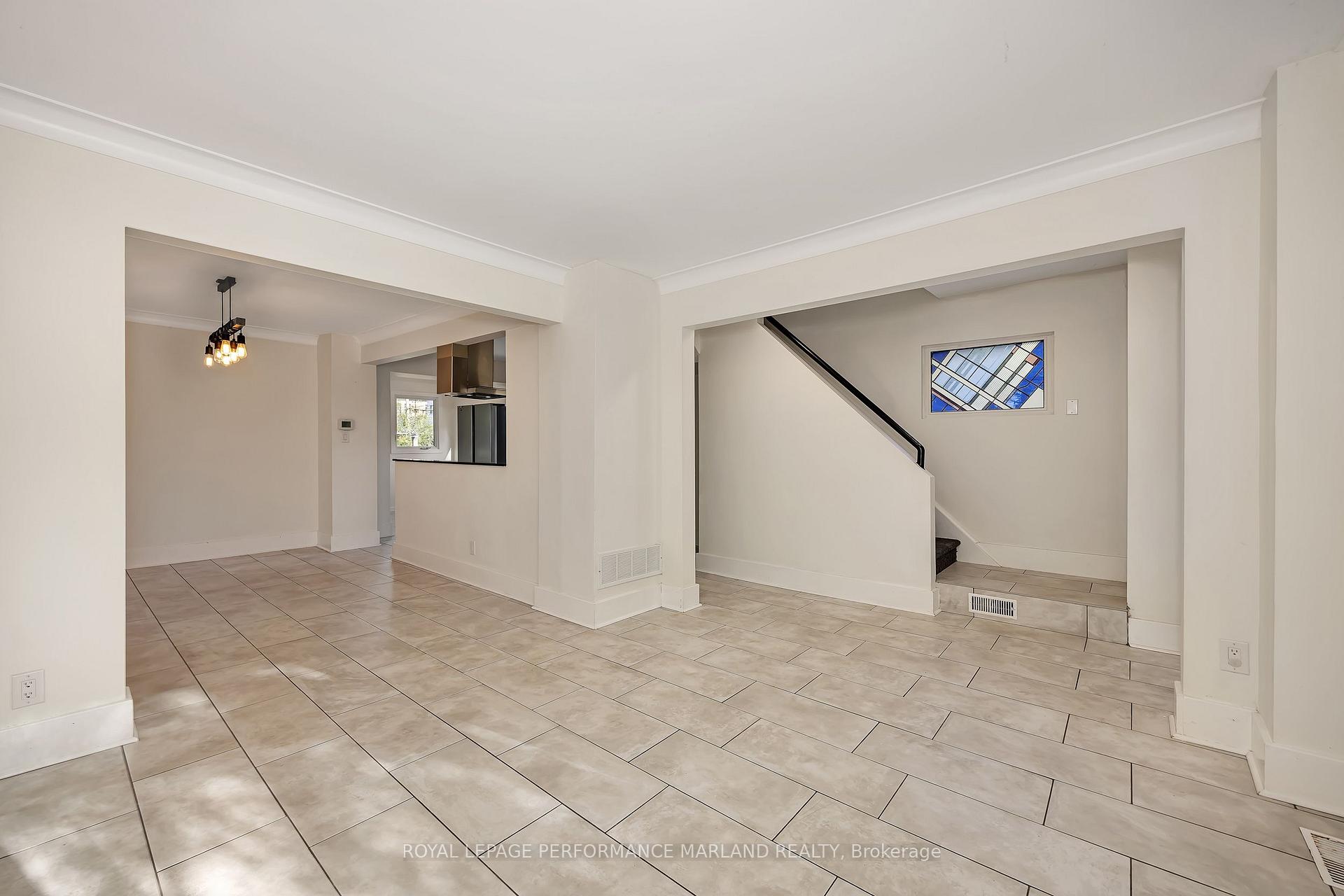 Photo 5 of 66 Vaughan Street, Ottawa, Lindenlea — HOMEH