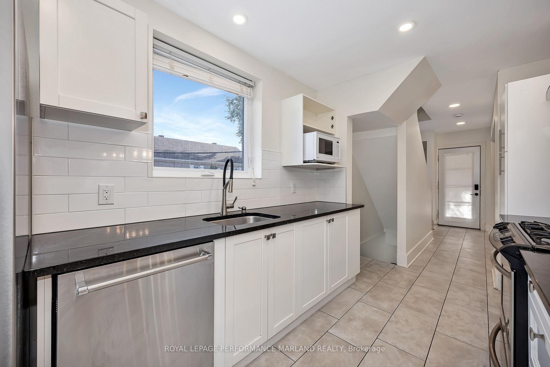 Photo 10 of 66 Vaughan Street, Ottawa, Lindenlea — HOMEH