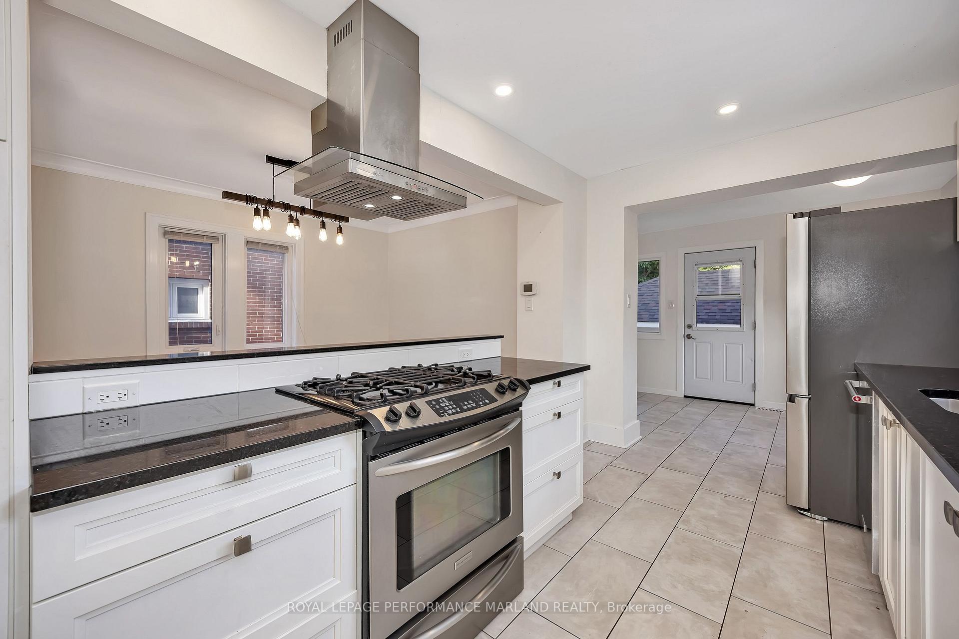 Photo 11 of 66 Vaughan Street, Ottawa, Lindenlea — HOMEH