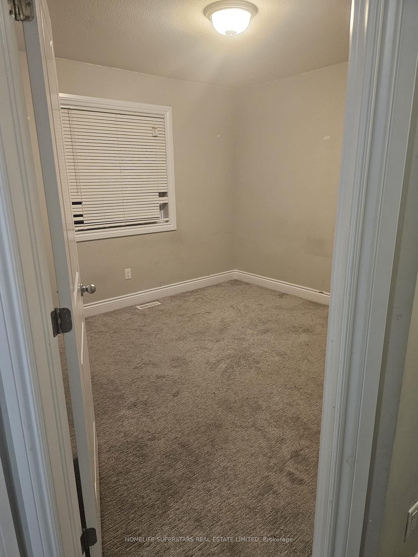 Photo 3 of 2320 Constance Avenue, London, South U — HOMEH