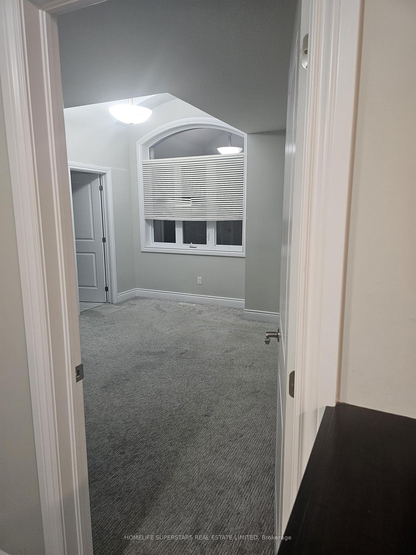 Photo 11 of 2320 Constance Avenue, London, South U — HOMEH