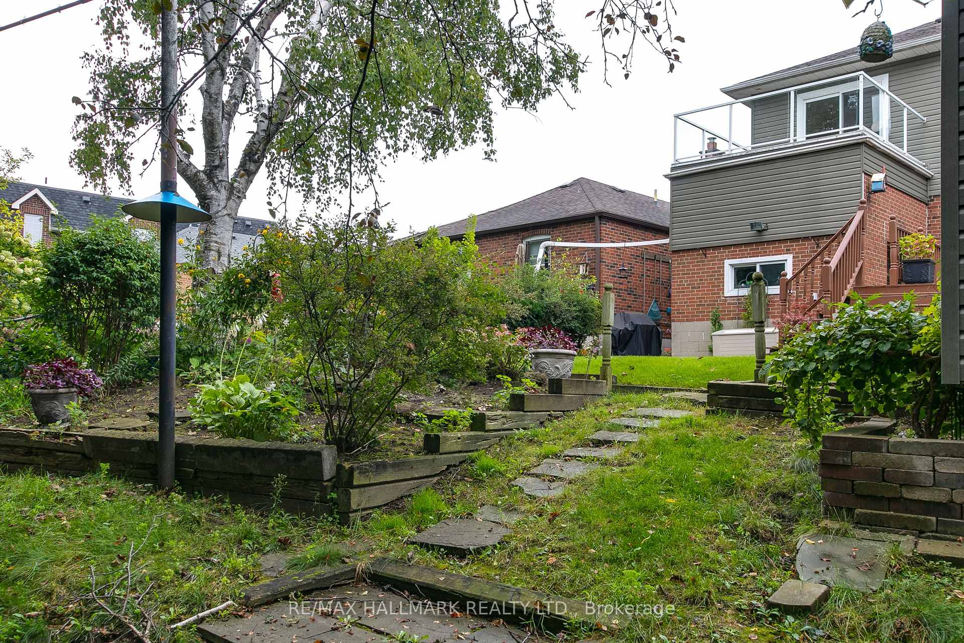 Photo 39 of 43 Ferris Road, Toronto, O'Connor-Parkview — HOMEH