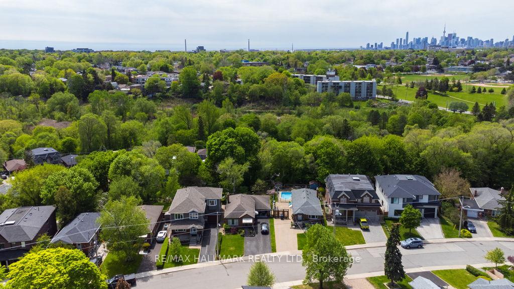 Photo 42 of 43 Ferris Road, Toronto, O'Connor-Parkview — HOMEH