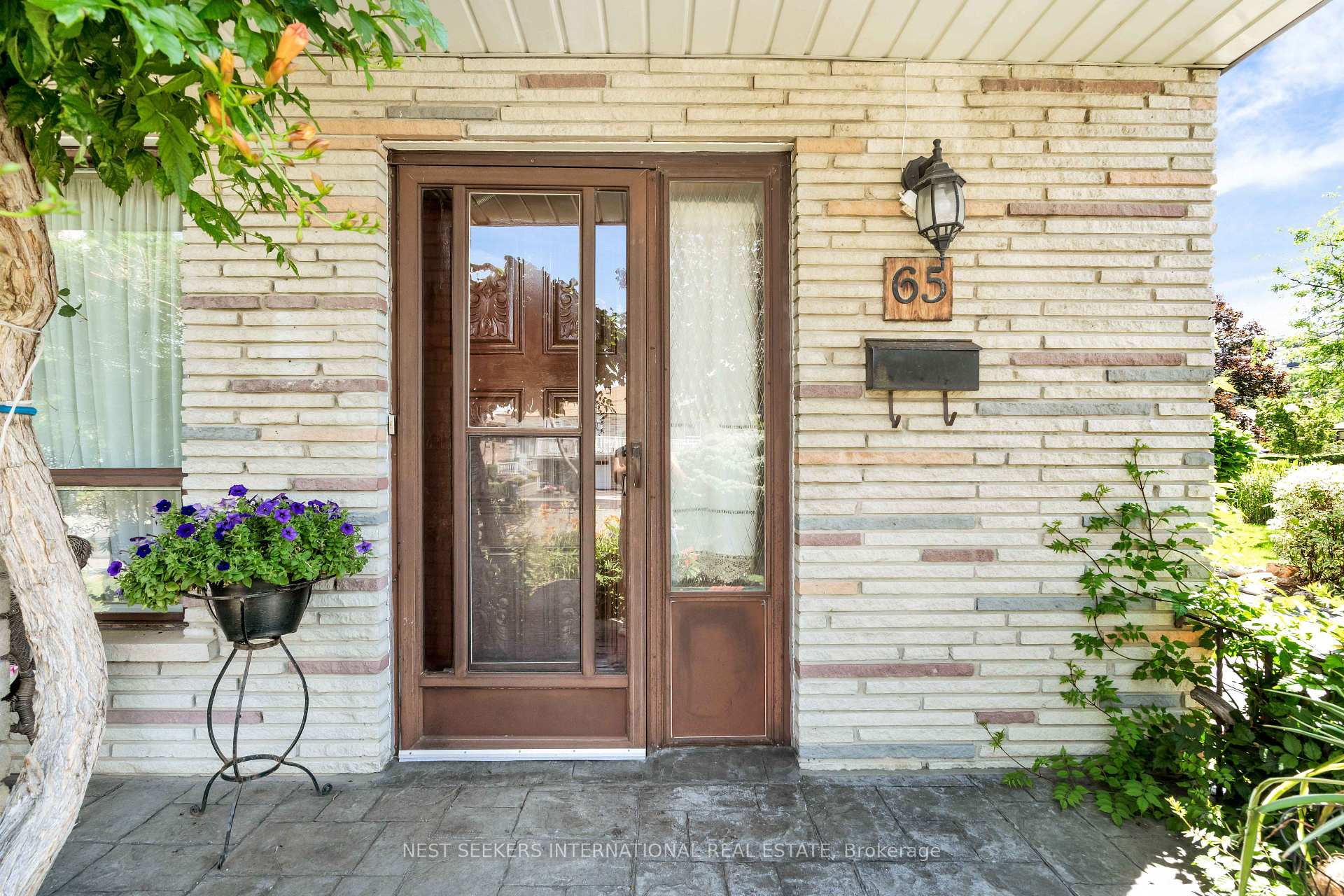 Photo 5 of 65 Orchardcroft Crescent, North York, York University Heights — HOMEH