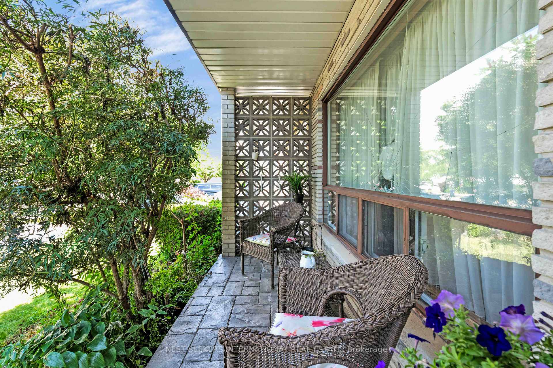 Photo 6 of 65 Orchardcroft Crescent, North York, York University Heights — HOMEH