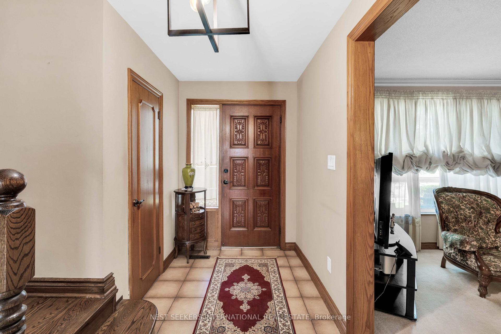 Photo 7 of 65 Orchardcroft Crescent, North York, York University Heights — HOMEH