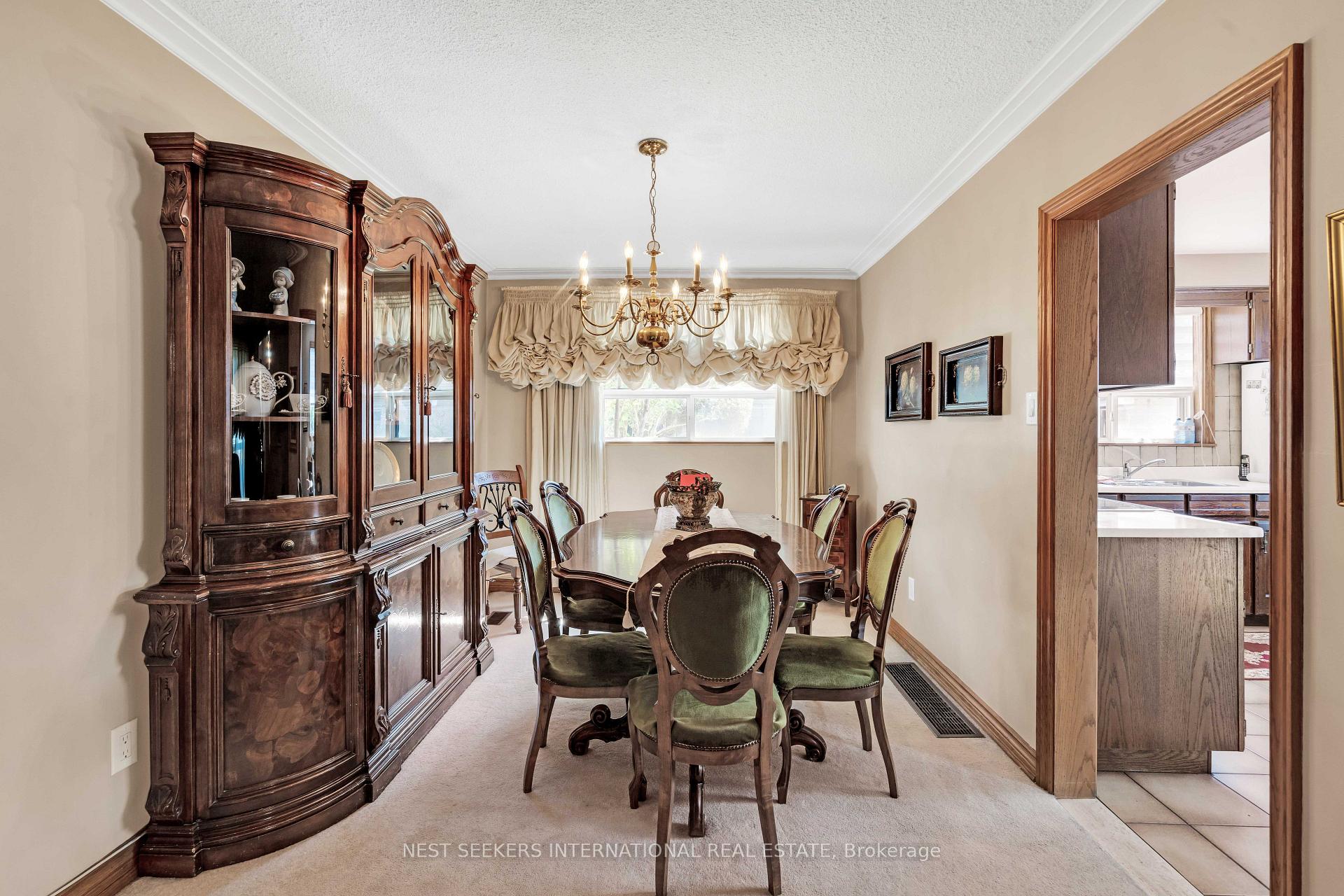 Photo 11 of 65 Orchardcroft Crescent, North York, York University Heights — HOMEH