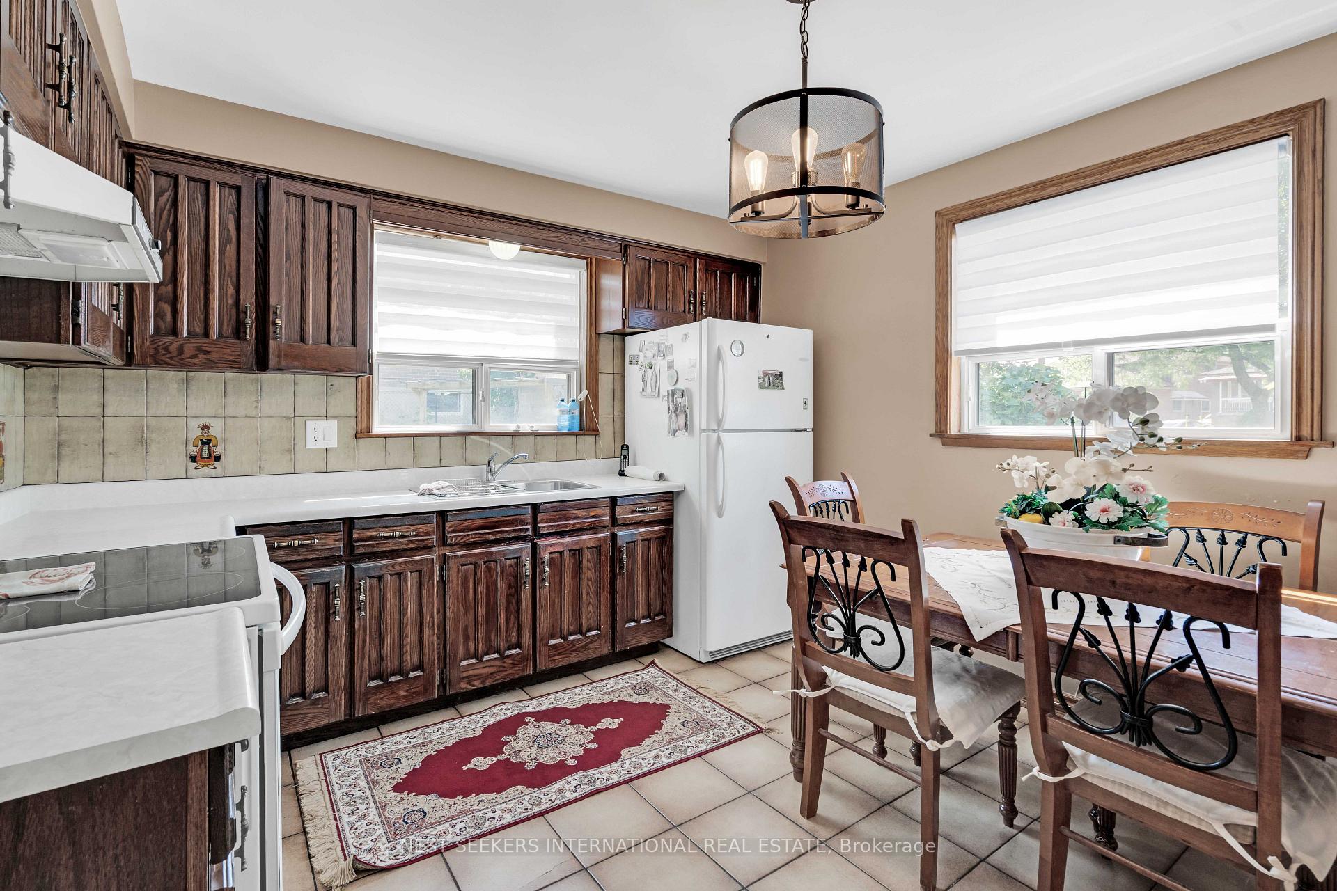 Photo 13 of 65 Orchardcroft Crescent, North York, York University Heights — HOMEH