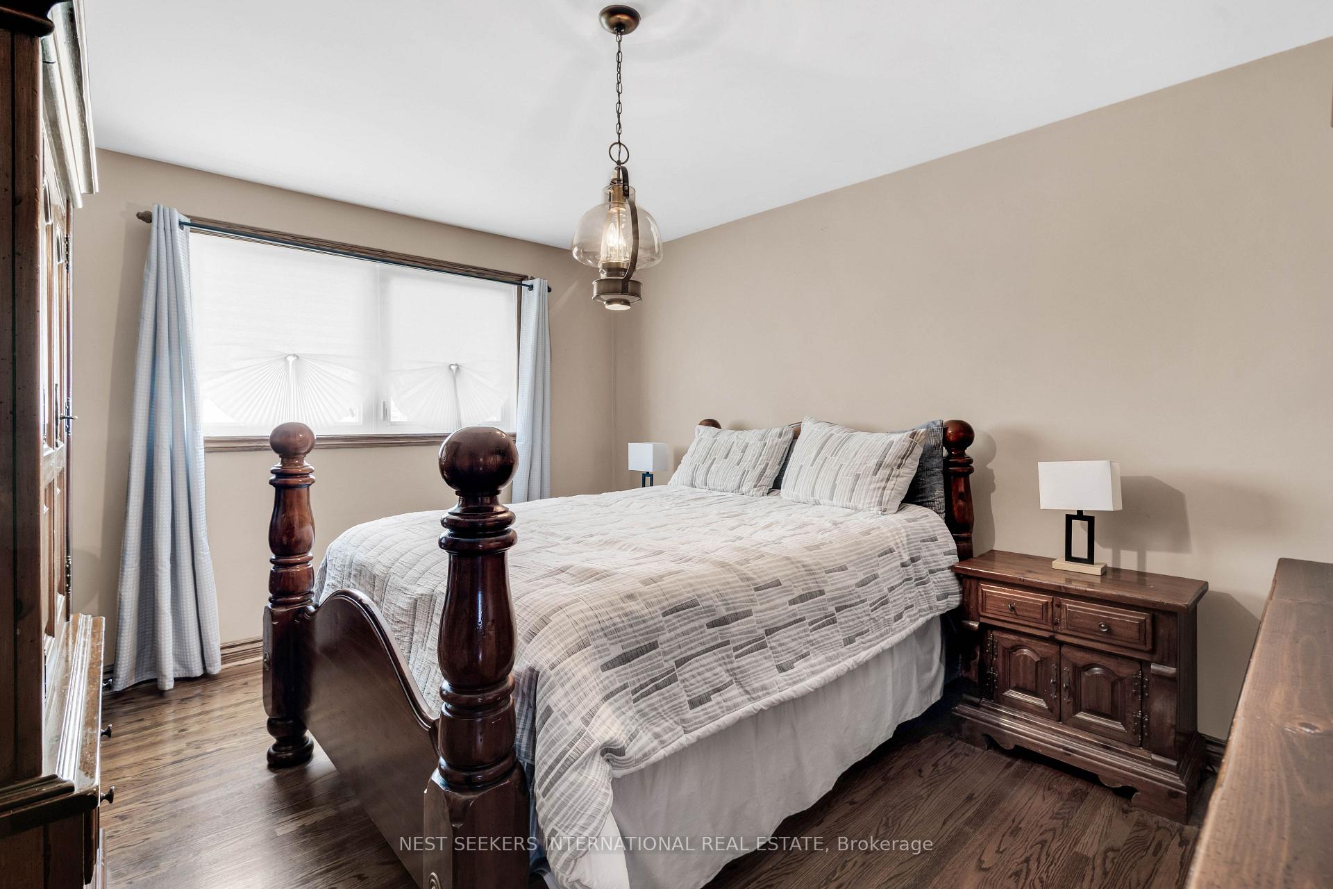 Photo 18 of 65 Orchardcroft Crescent, North York, York University Heights — HOMEH