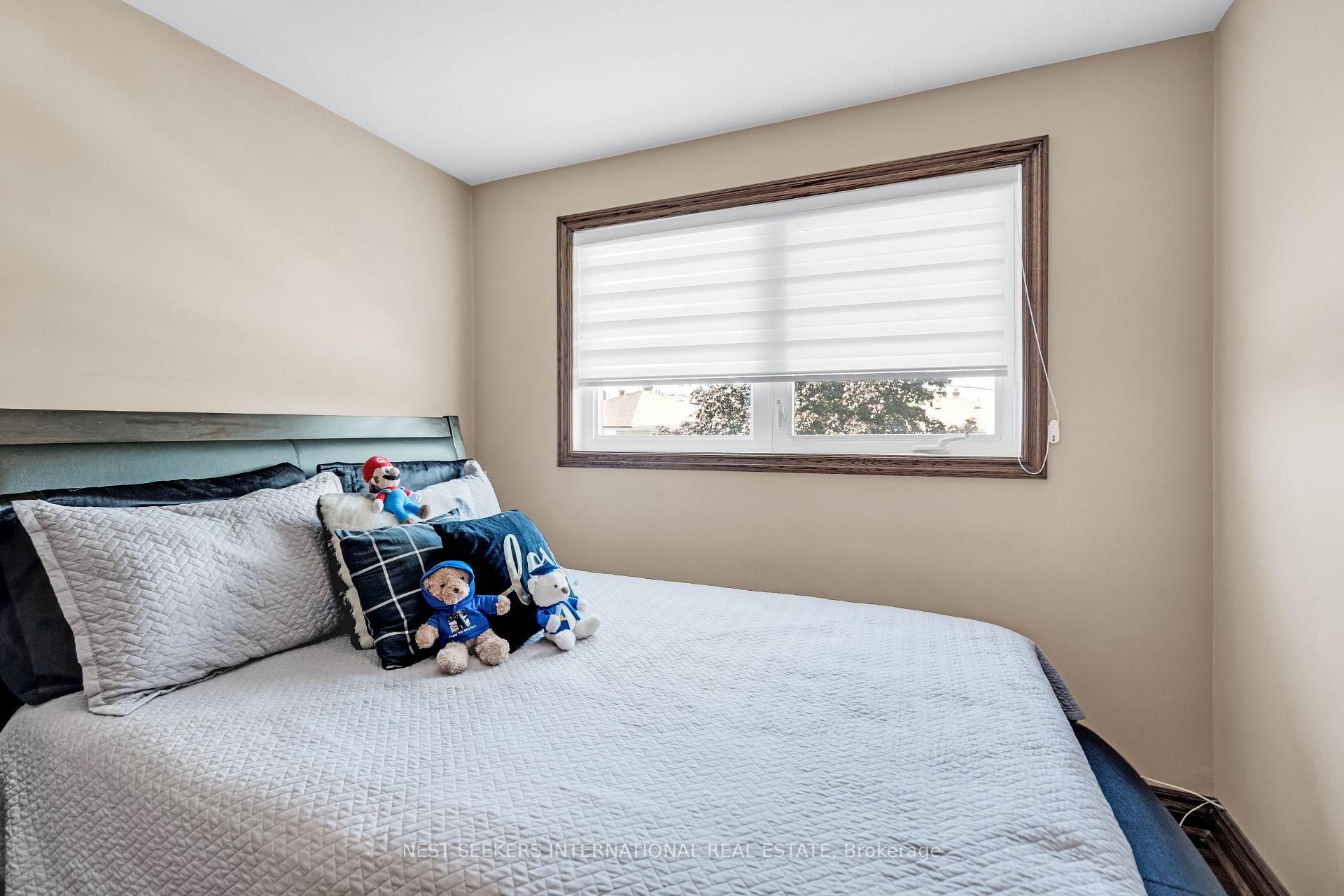 Photo 20 of 65 Orchardcroft Crescent, North York, York University Heights — HOMEH