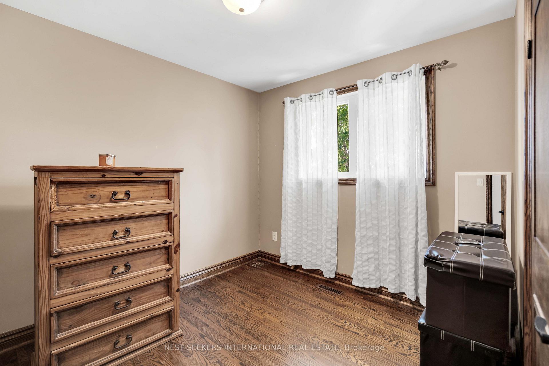 Photo 21 of 65 Orchardcroft Crescent, North York, York University Heights — HOMEH