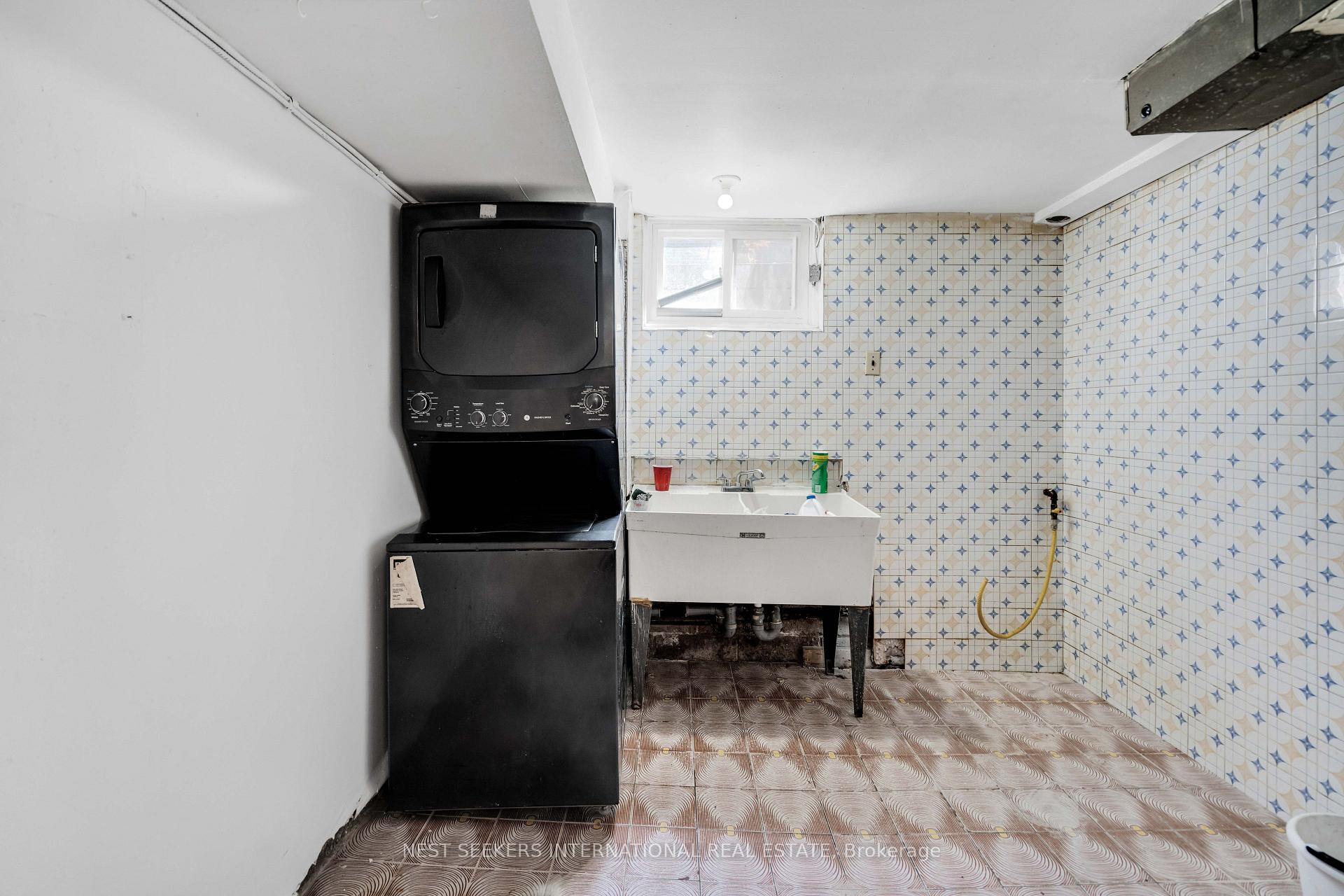 Photo 29 of 65 Orchardcroft Crescent, North York, York University Heights — HOMEH