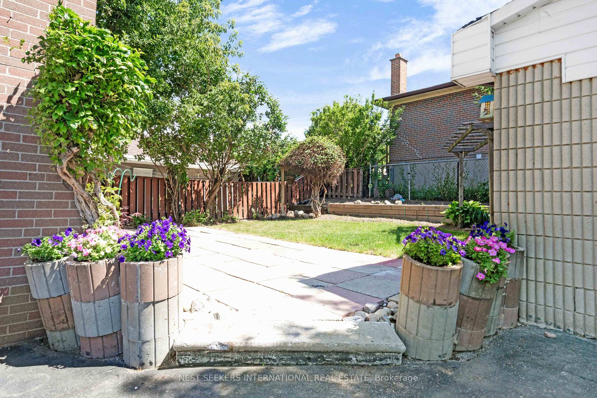 Photo 30 of 65 Orchardcroft Crescent, North York, York University Heights — HOMEH