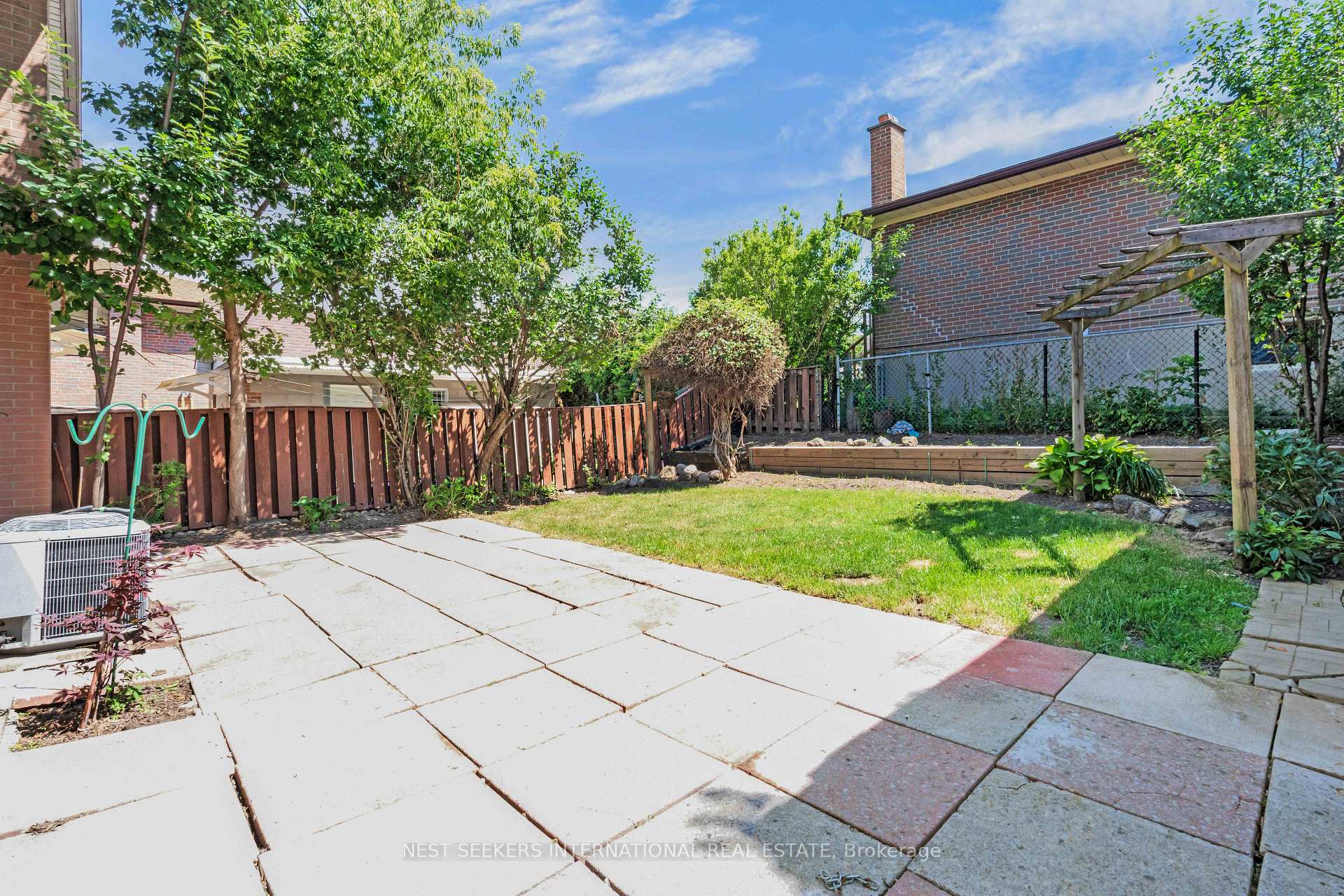 Photo 31 of 65 Orchardcroft Crescent, North York, York University Heights — HOMEH