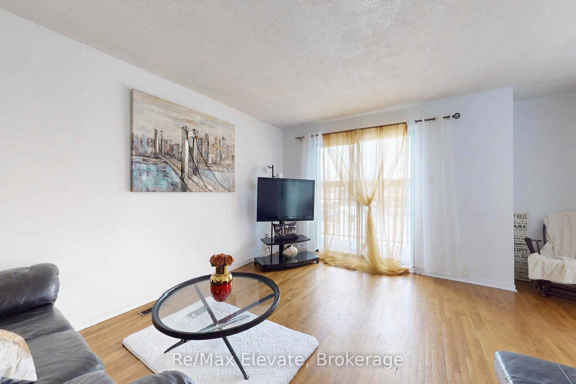 Photo 5 of 107 Braymore Boulevard, Scarborough, Rouge — HOMEH