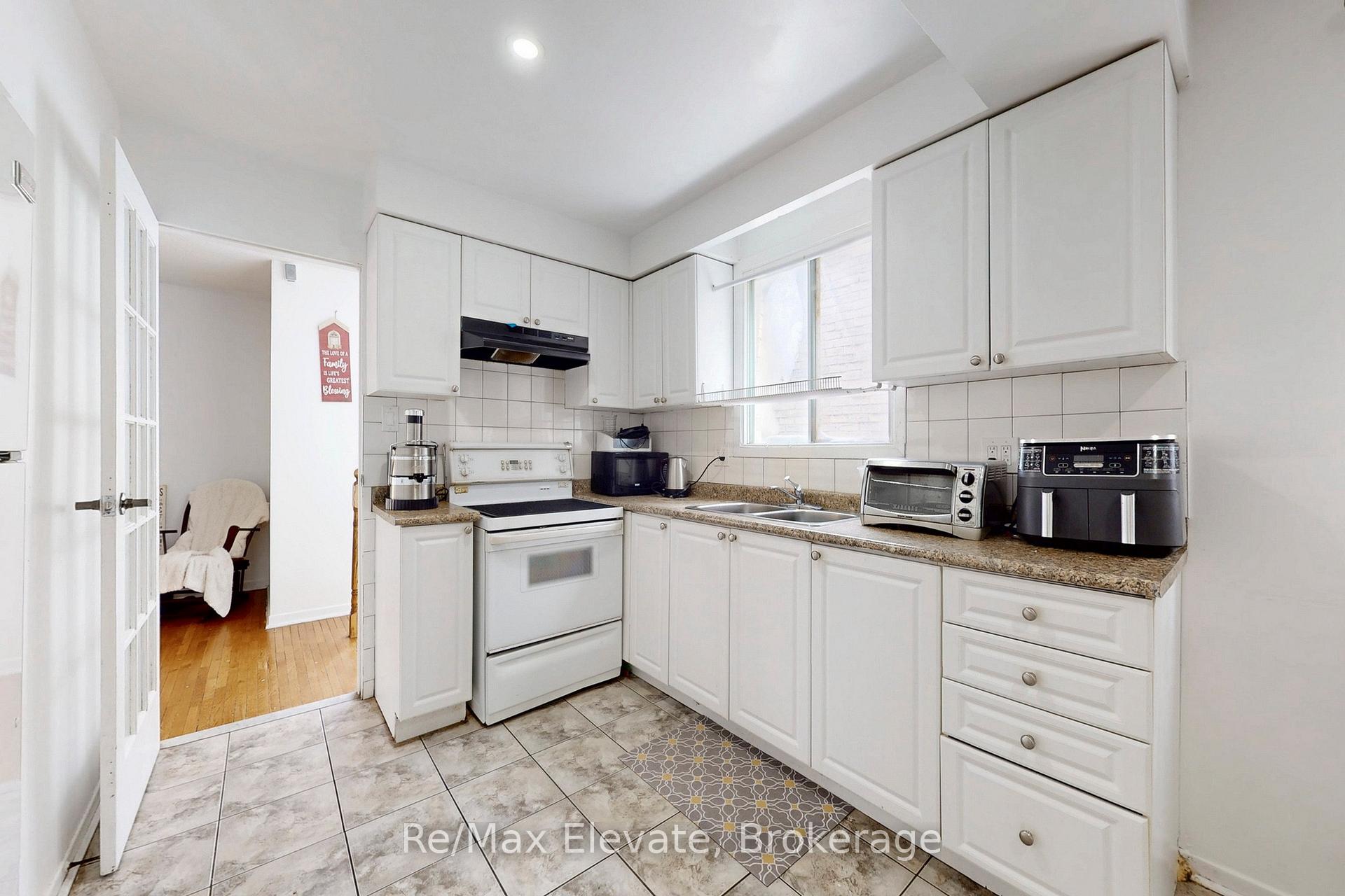 Photo 11 of 107 Braymore Boulevard, Scarborough, Rouge — HOMEH