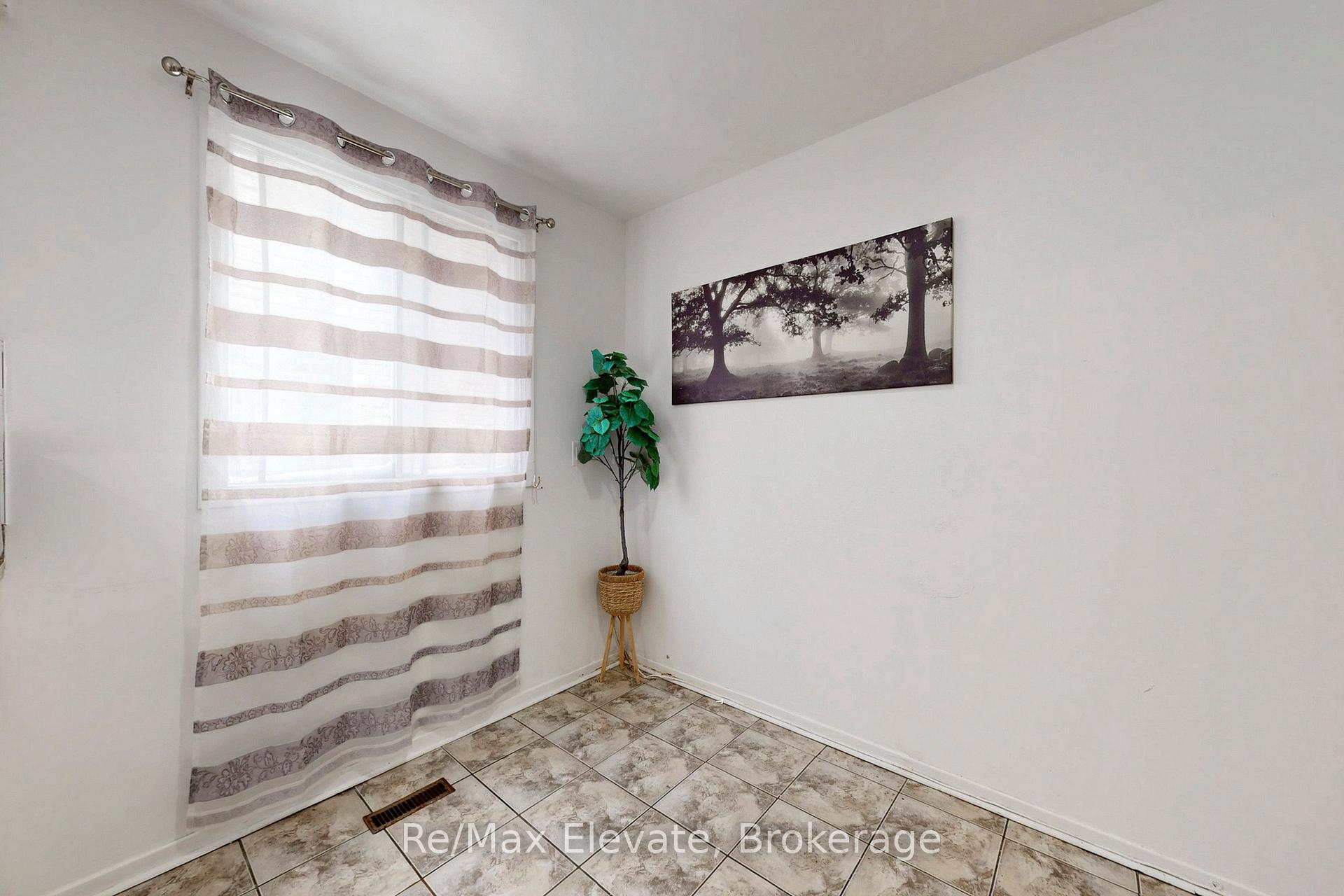 Photo 14 of 107 Braymore Boulevard, Scarborough, Rouge — HOMEH