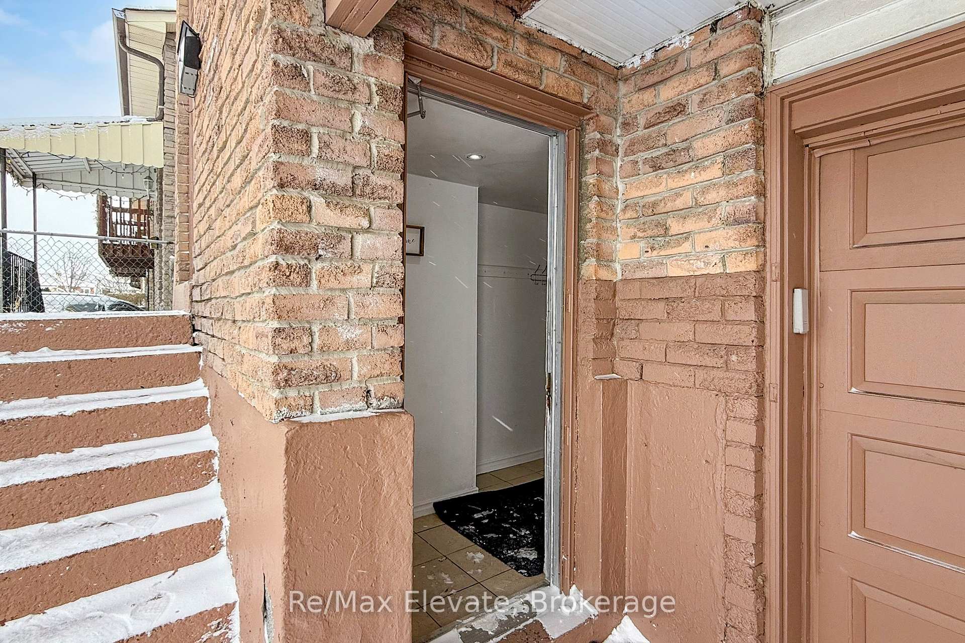 Photo 24 of 107 Braymore Boulevard, Scarborough, Rouge — HOMEH