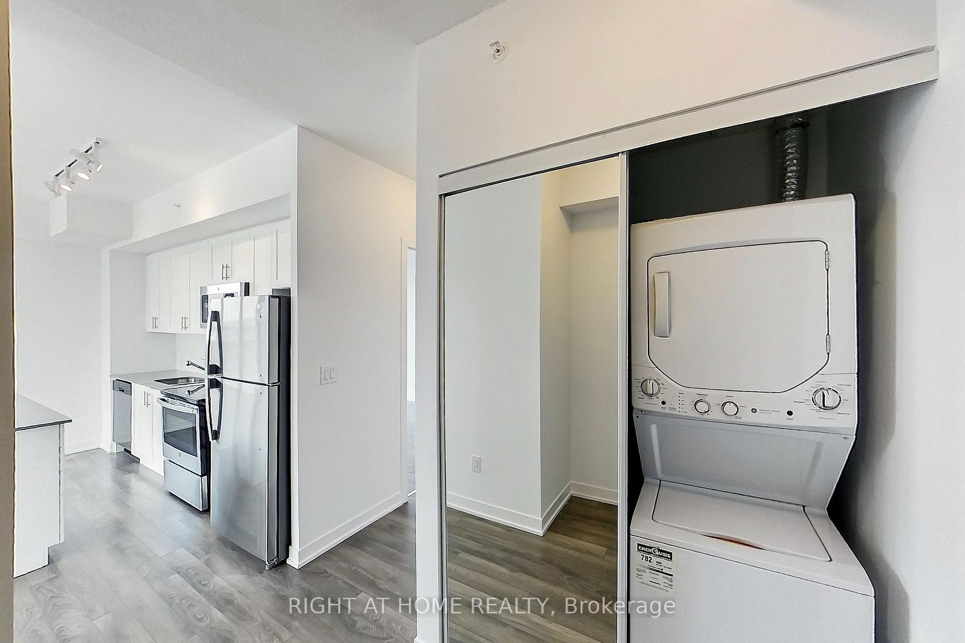 Photo 4 of Unit 1101, 550 North Service Road, Grimsby, Grimsby Beach — HOMEH