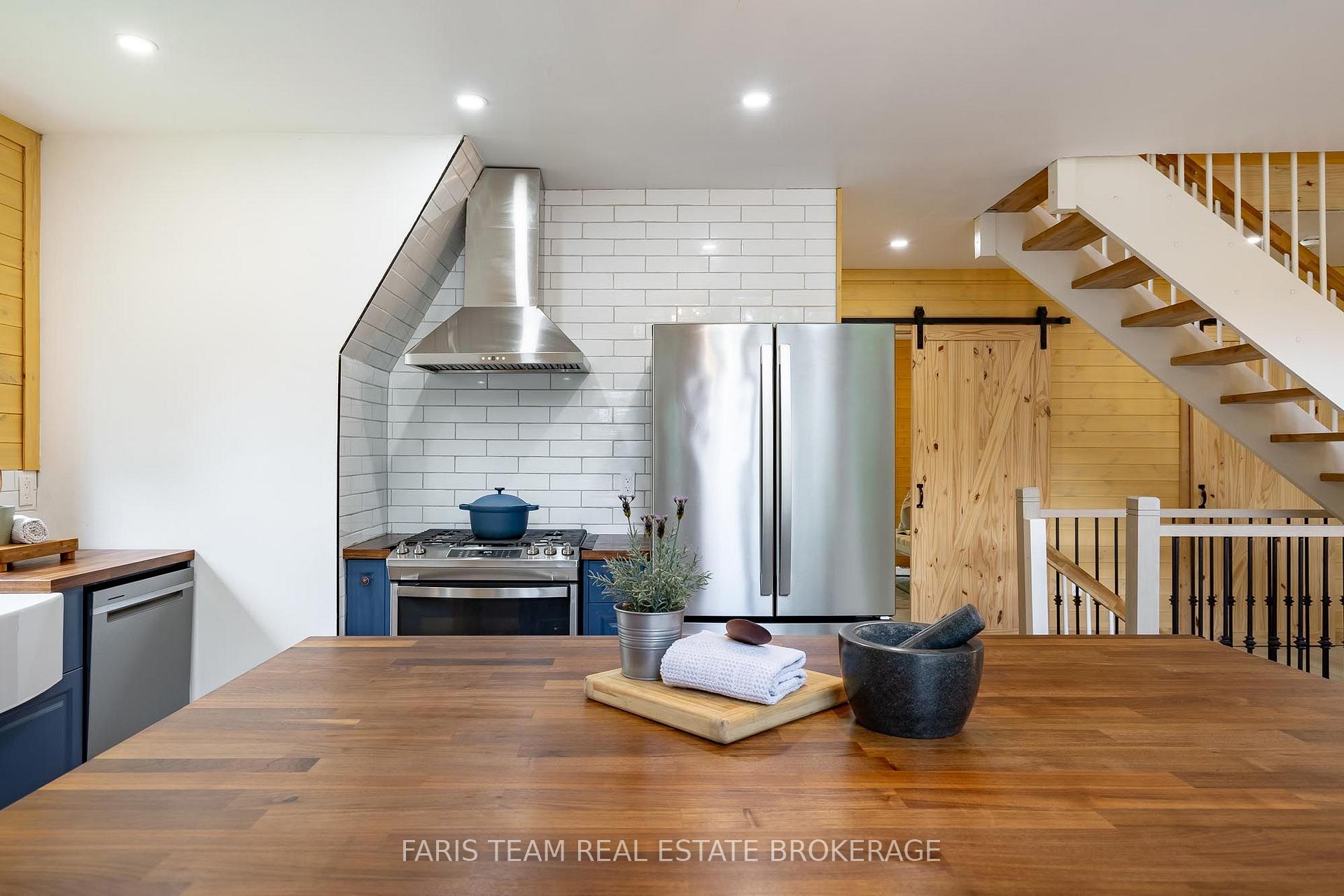 Photo 5 of 1490 Champlain Road, Tiny, Rural Tiny — HOMEH