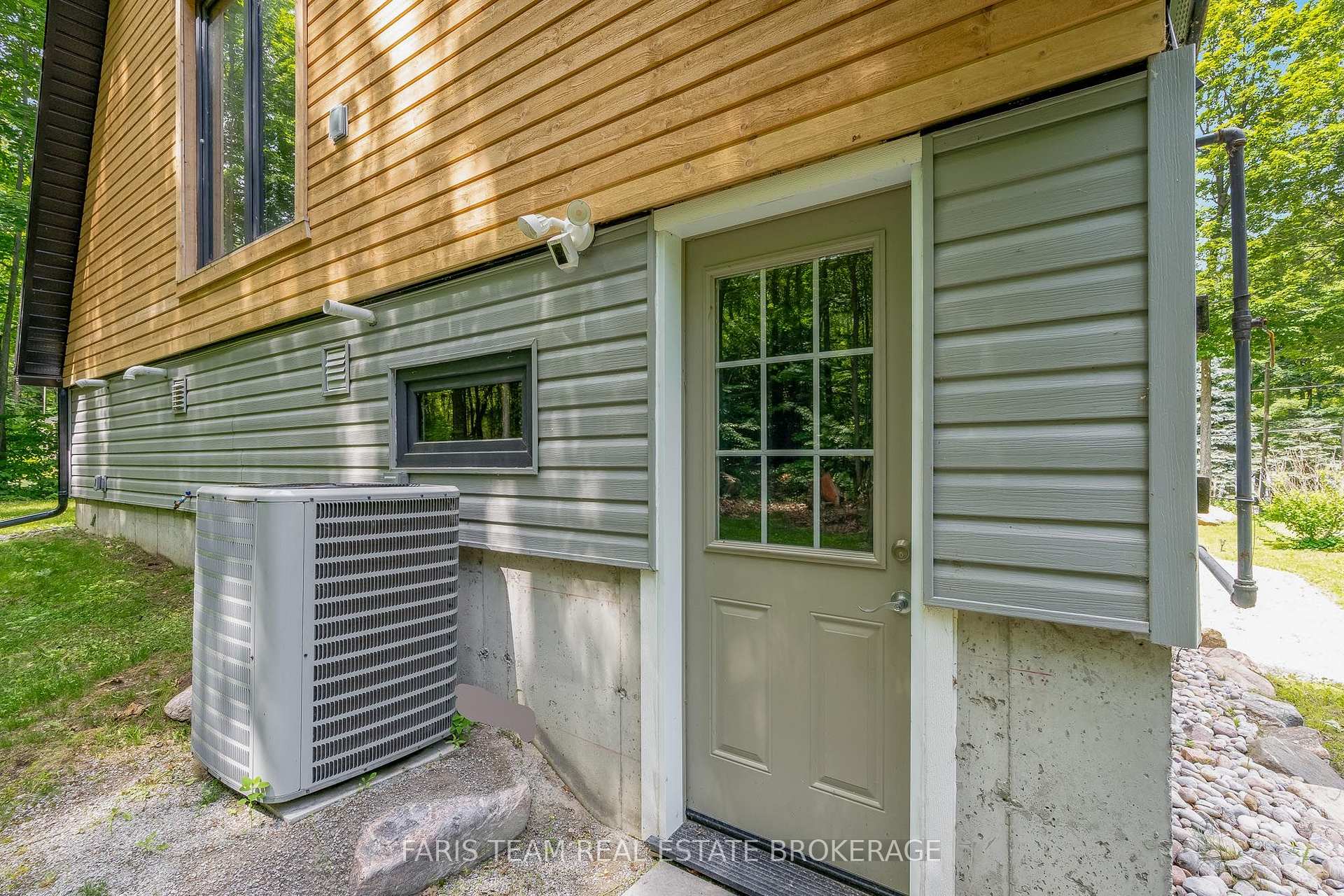 Photo 23 of 1490 Champlain Road, Tiny, Rural Tiny — HOMEH
