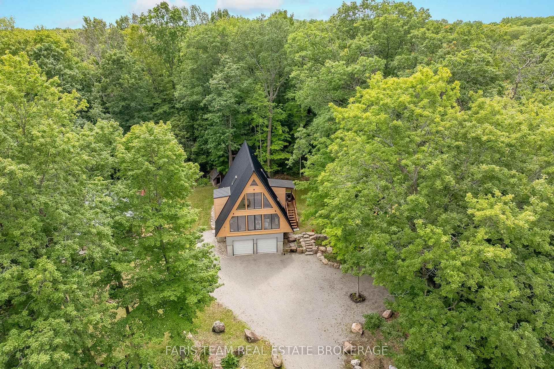 Photo 33 of 1490 Champlain Road, Tiny, Rural Tiny — HOMEH