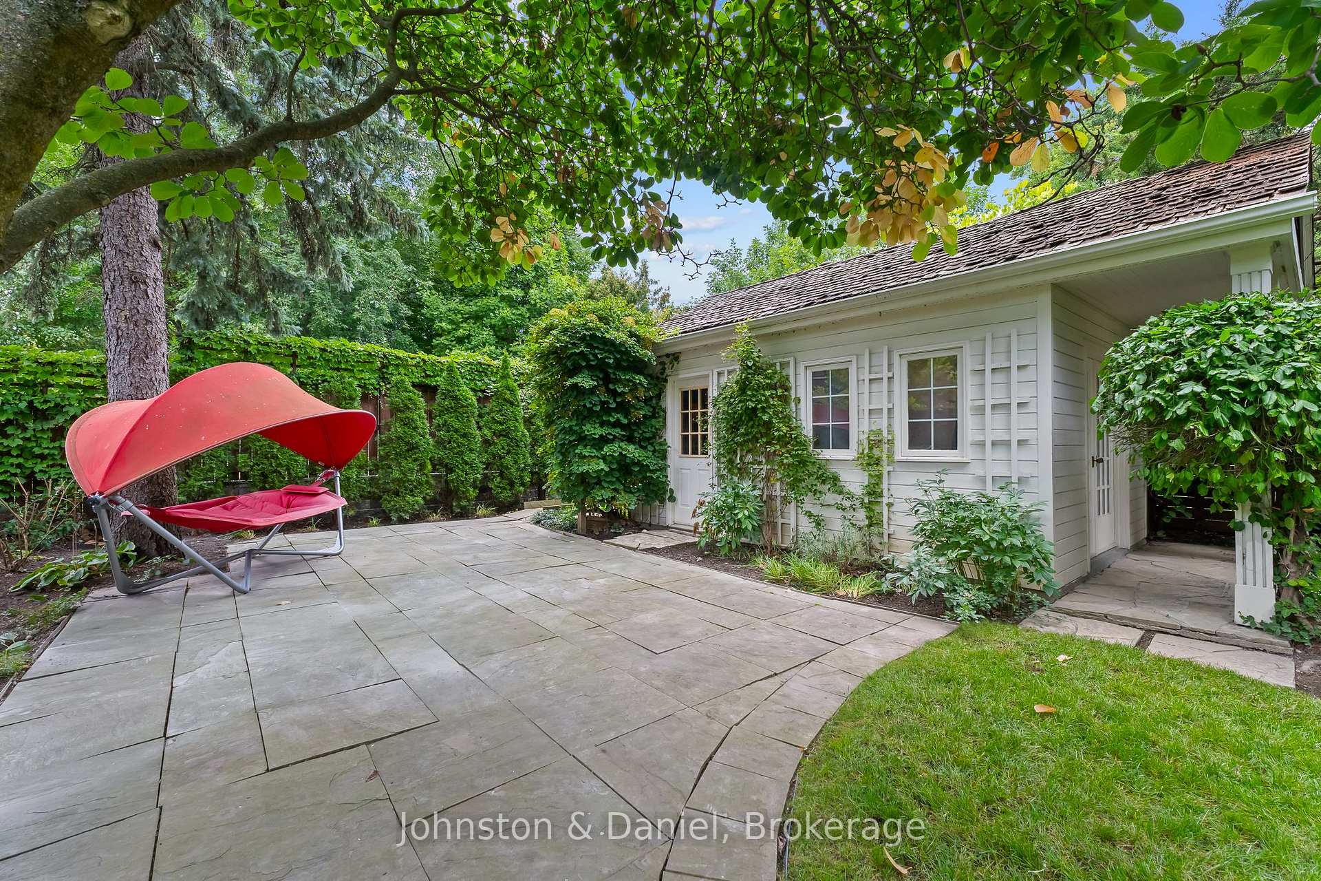 Photo 9 of 42 Douglas Crescent, Toronto, Leaside — HOMEH