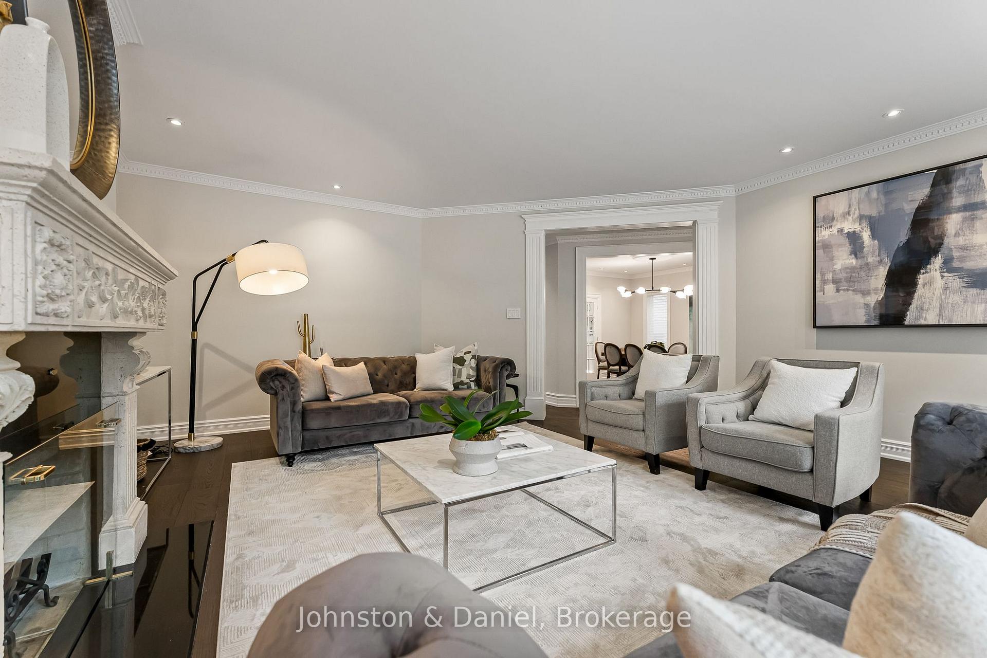 Photo 15 of 42 Douglas Crescent, Toronto, Leaside — HOMEH