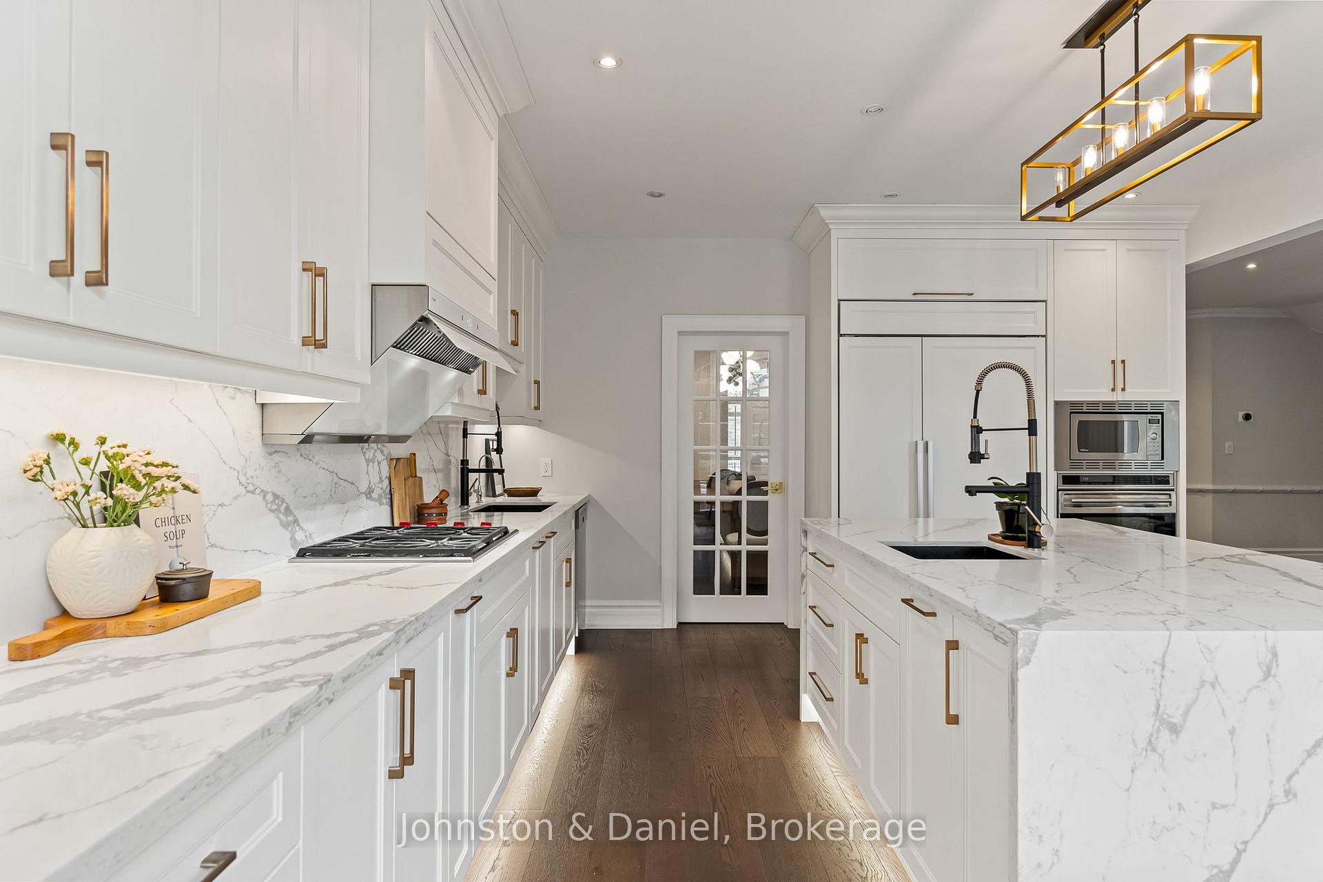 Photo 22 of 42 Douglas Crescent, Toronto, Leaside — HOMEH