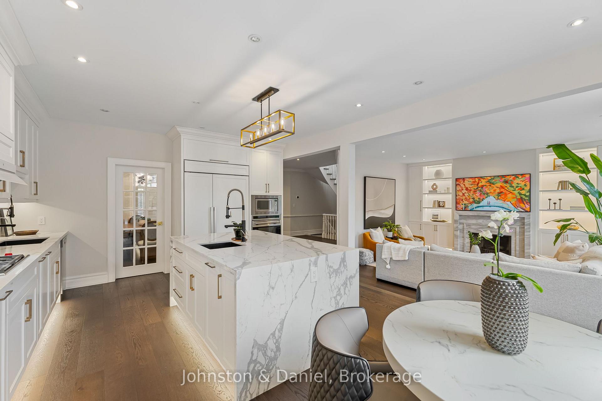 Photo 23 of 42 Douglas Crescent, Toronto, Leaside — HOMEH