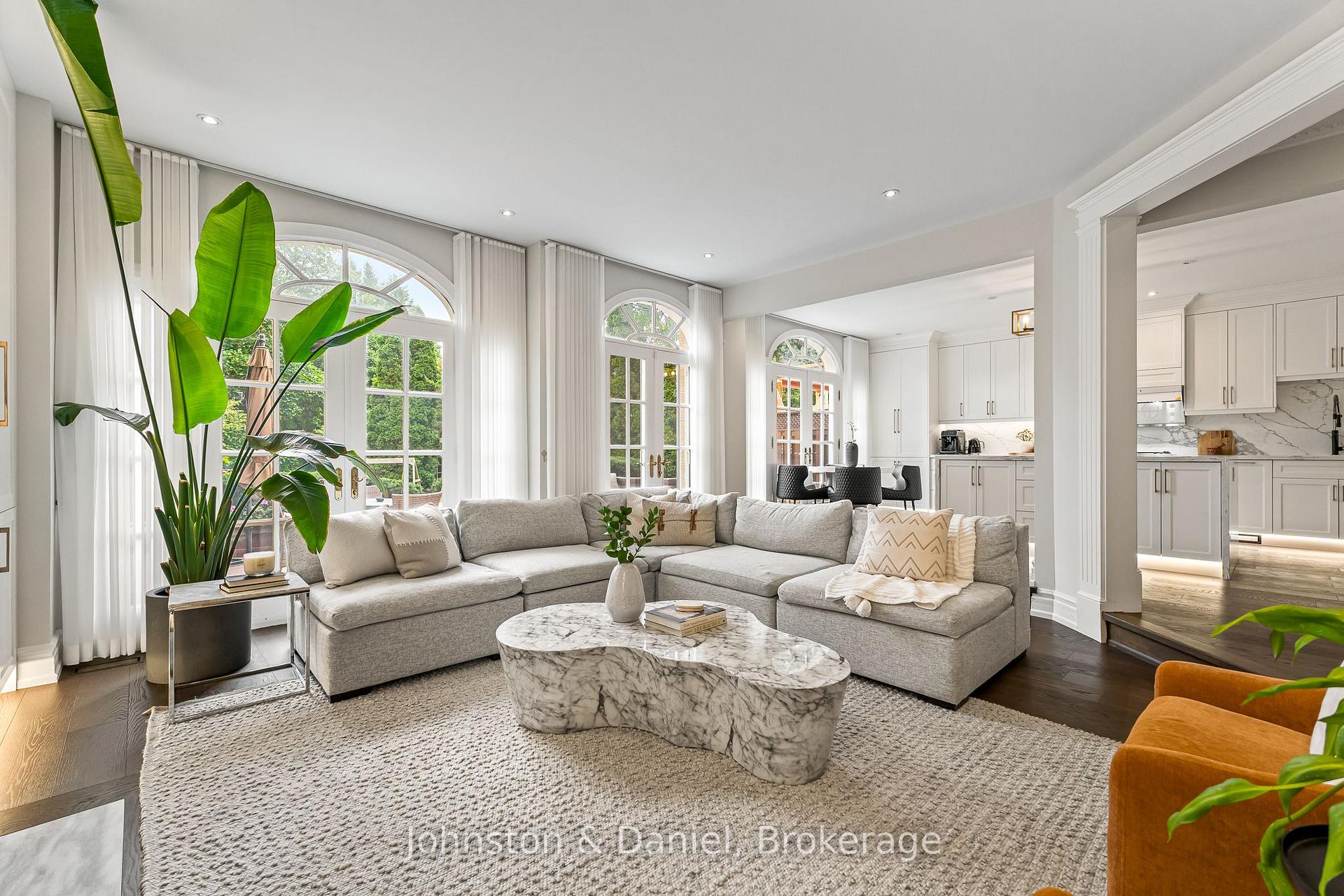 Photo 24 of 42 Douglas Crescent, Toronto, Leaside — HOMEH